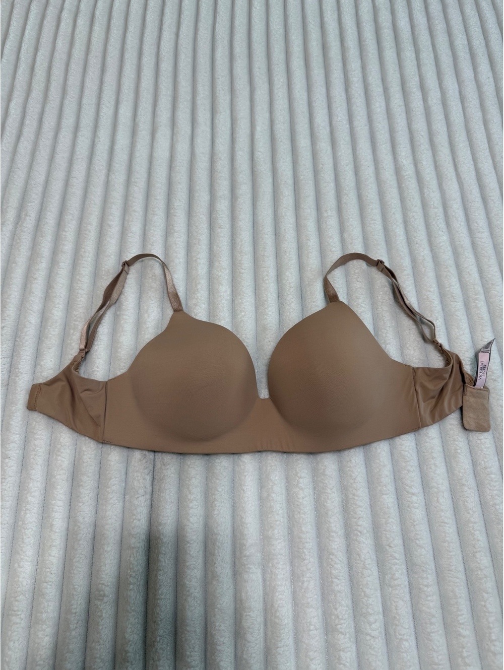 Victoria's Secret Beige Bra 34DDD